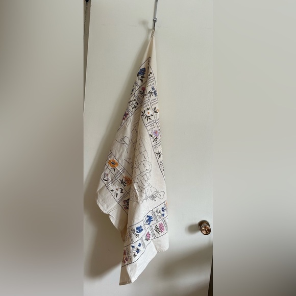 Urban Outfitters State Flower Tapestry - Picture 2 of 4